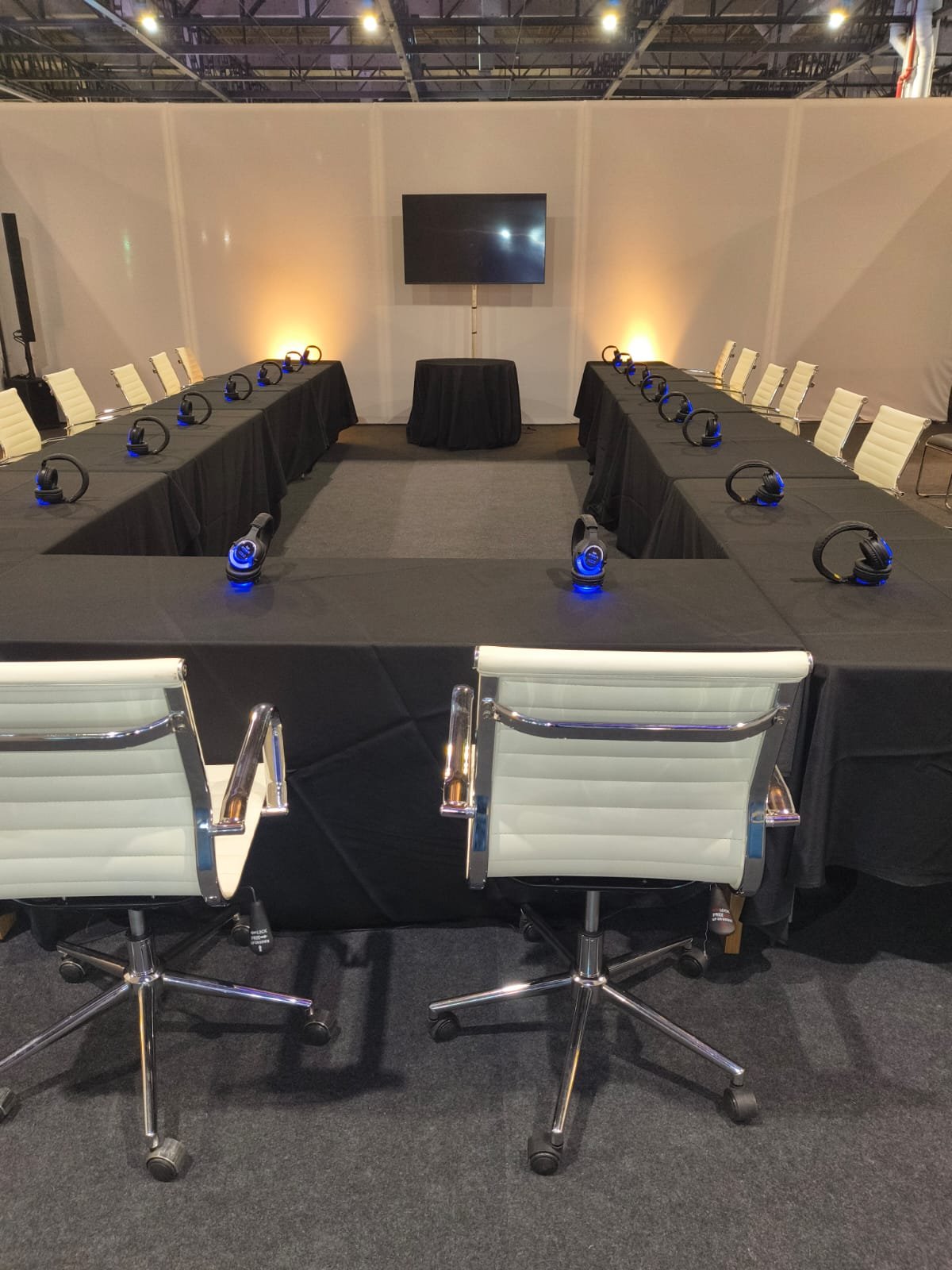 Aluguel de Totens Interativos, Painéis de LED, TVs Touch e Palestra Silenciosa em Aracaju – Sergipe